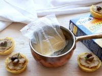 Cestini di couscous con crema di ceci e olive